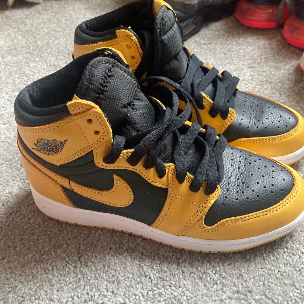 Jordan retro 1s